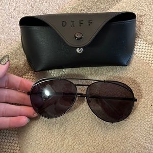 Diff Black Aviators